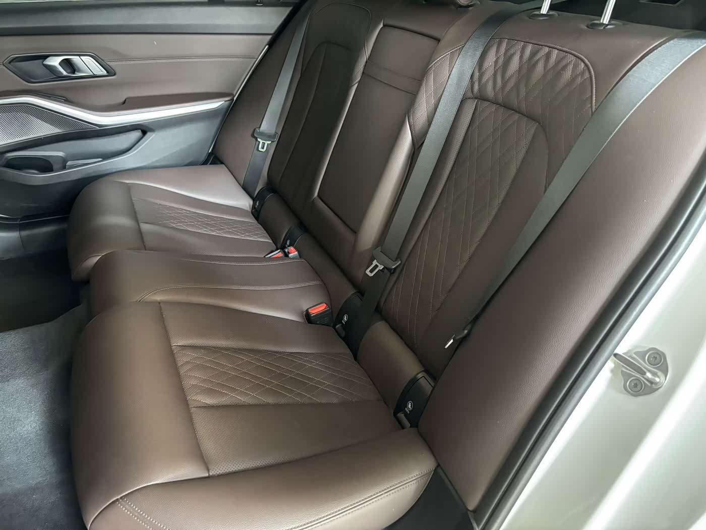 BMW 3 Series 2.0 л 2023 г. Белый, пробег 25000 км