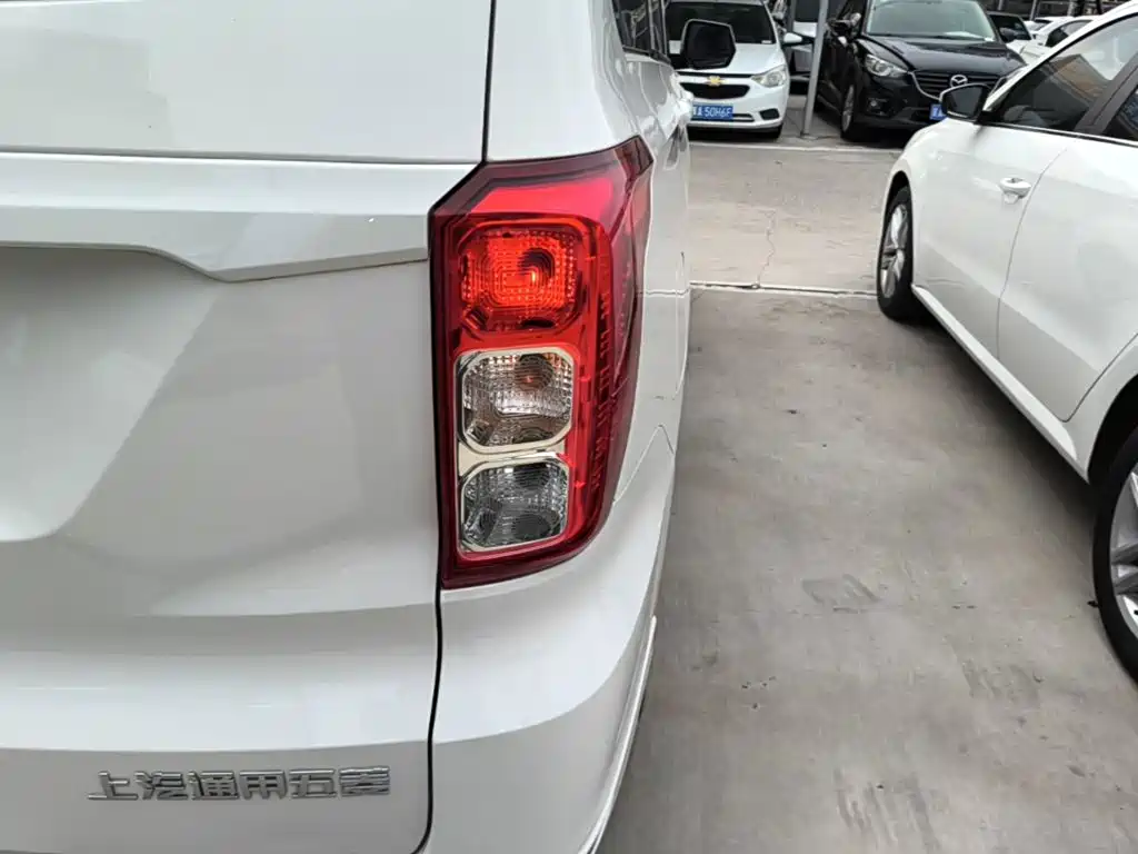 Wuling Hongguang — миниатюра 8