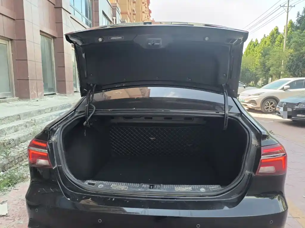 Roewe i6 Classic — миниатюра 19