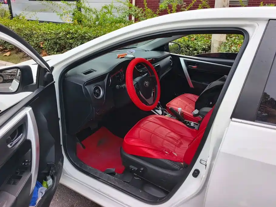 Toyota Corolla Hybrid — миниатюра 9