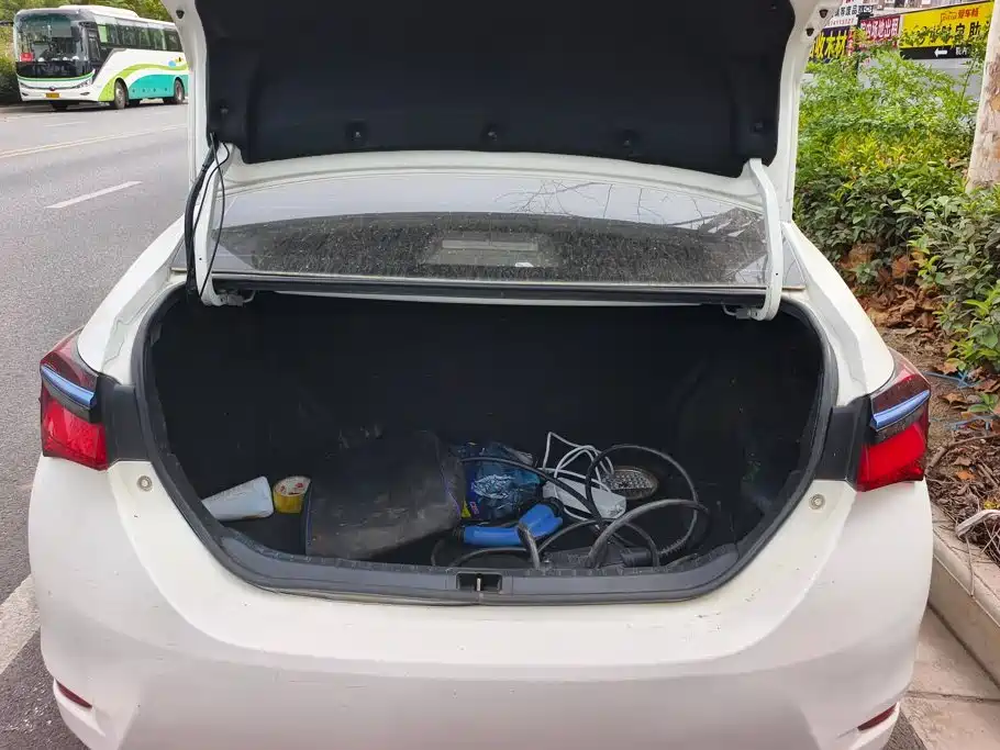 Toyota Corolla Hybrid — миниатюра 4