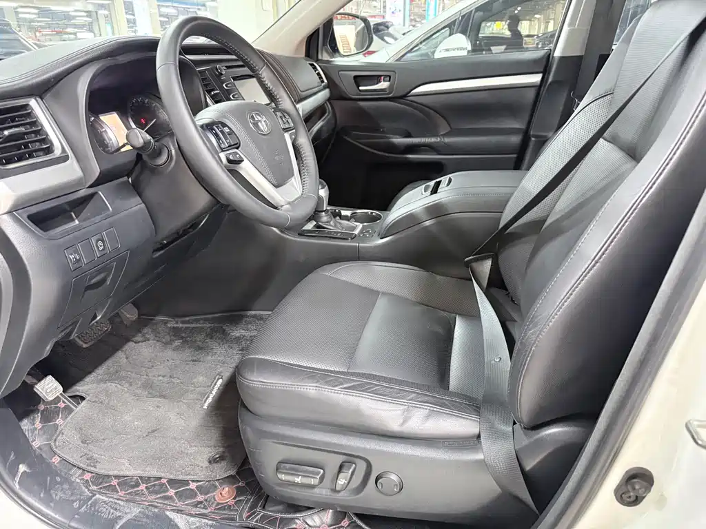 Toyota Highlander — миниатюра 9