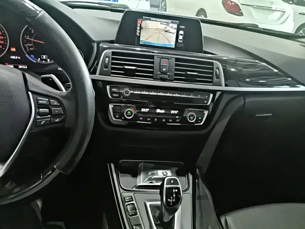 BMW 3 Series — миниатюра 13