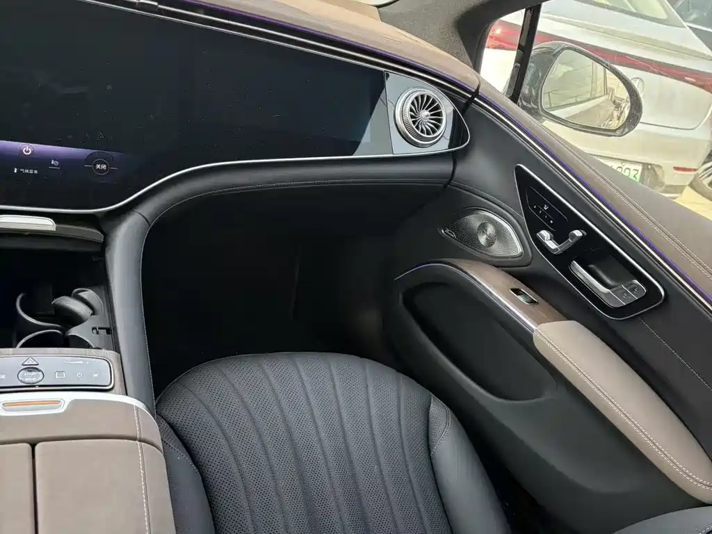 Mercedes-Benz EQS — миниатюра 6