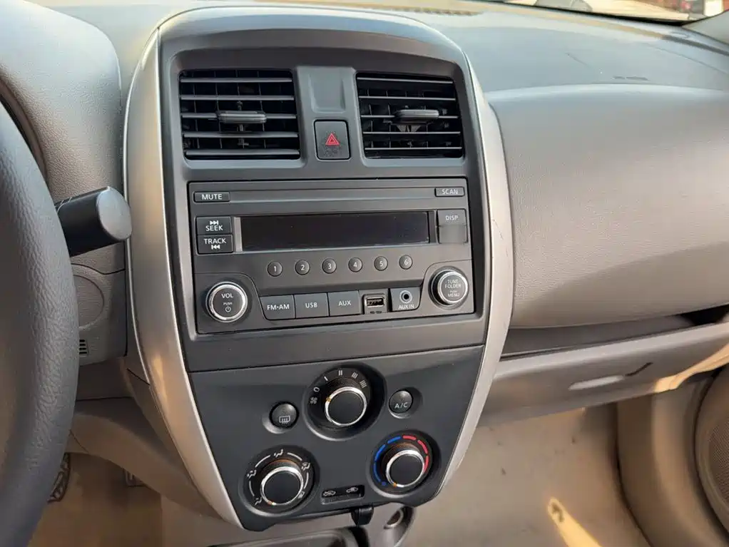Nissan Sunny — миниатюра 2