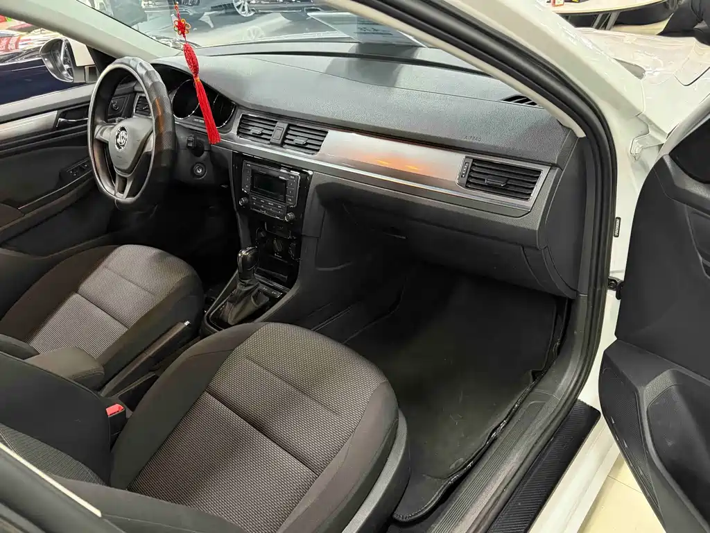 Volkswagen Bora — миниатюра 2