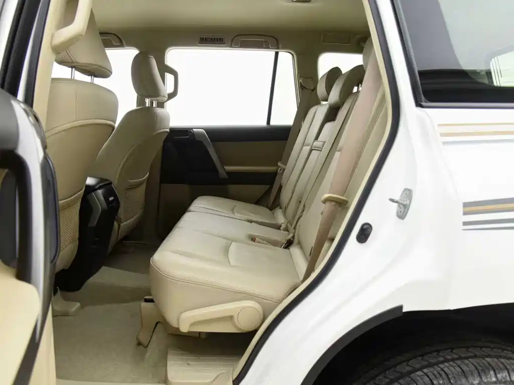 Toyota Land Cruiser Prado 2010 2.7L AT Luxury