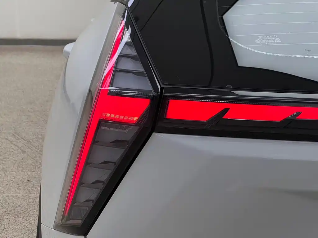 Geely Boyue L — миниатюра 10