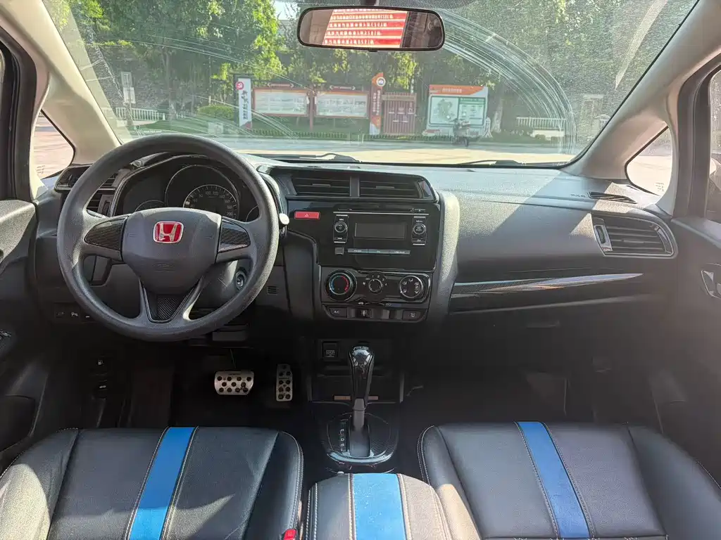 Honda Fit — миниатюра 5