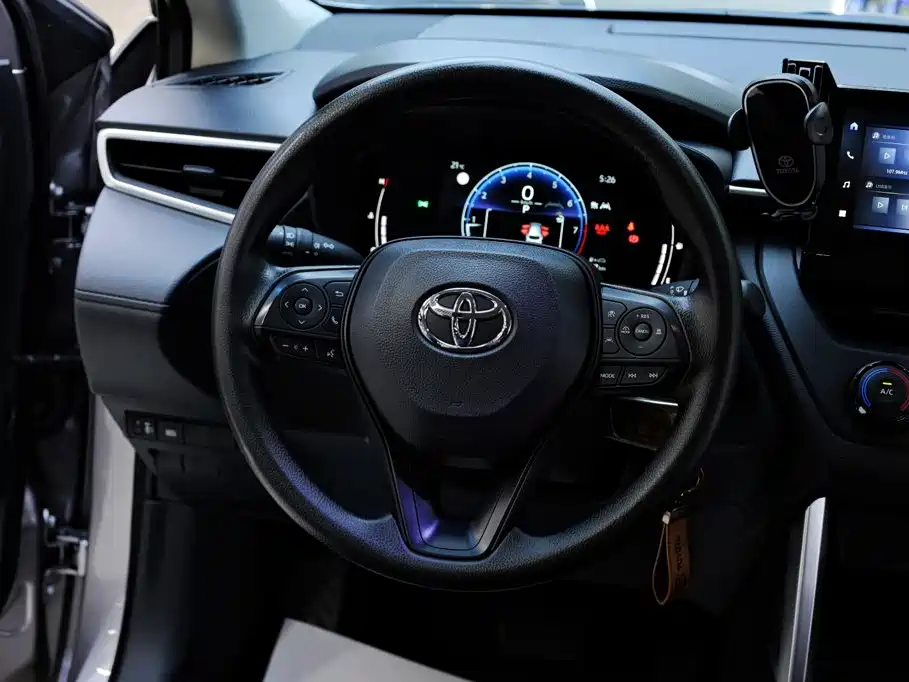 Toyota Corolla Cross — миниатюра 23