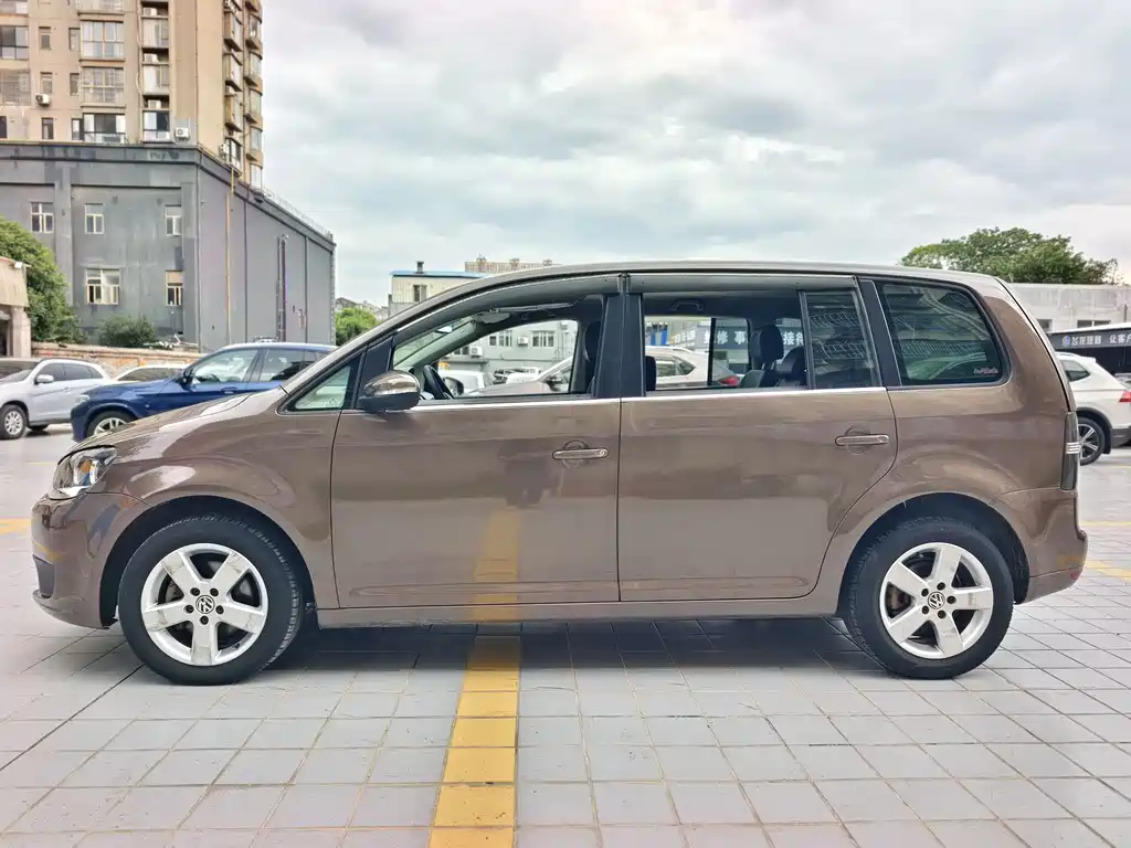 Volkswagen Touran — миниатюра 4