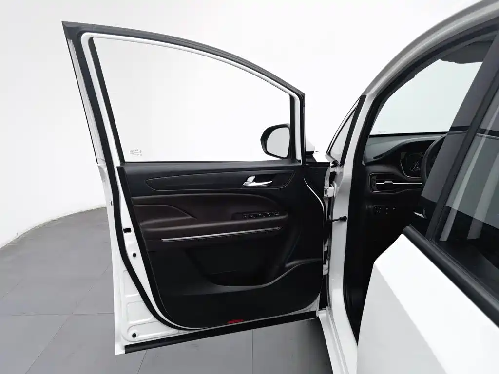GAC Motor Trumpchi M6 — миниатюра 8