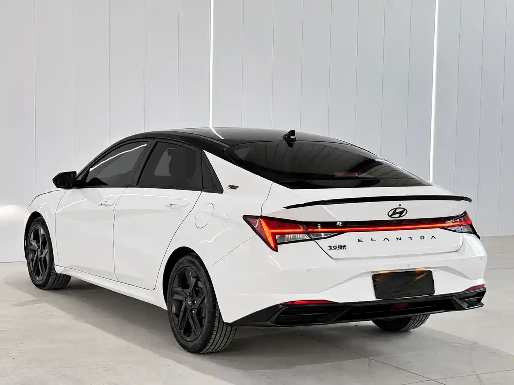 Hyundai Elantra — миниатюра 6