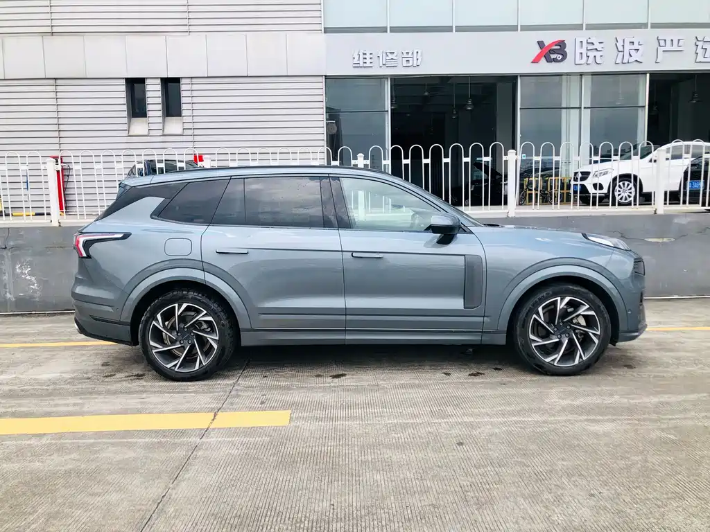 Lynk & Co 09 — миниатюра 7