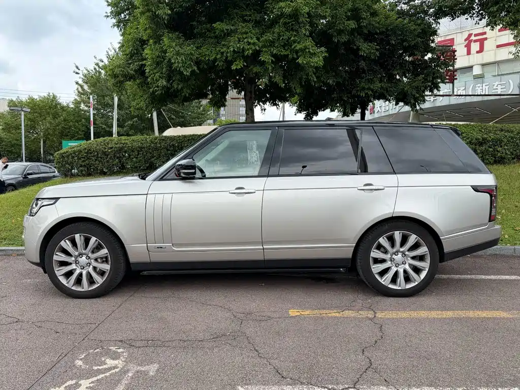 Land Rover Range Rover — миниатюра 3