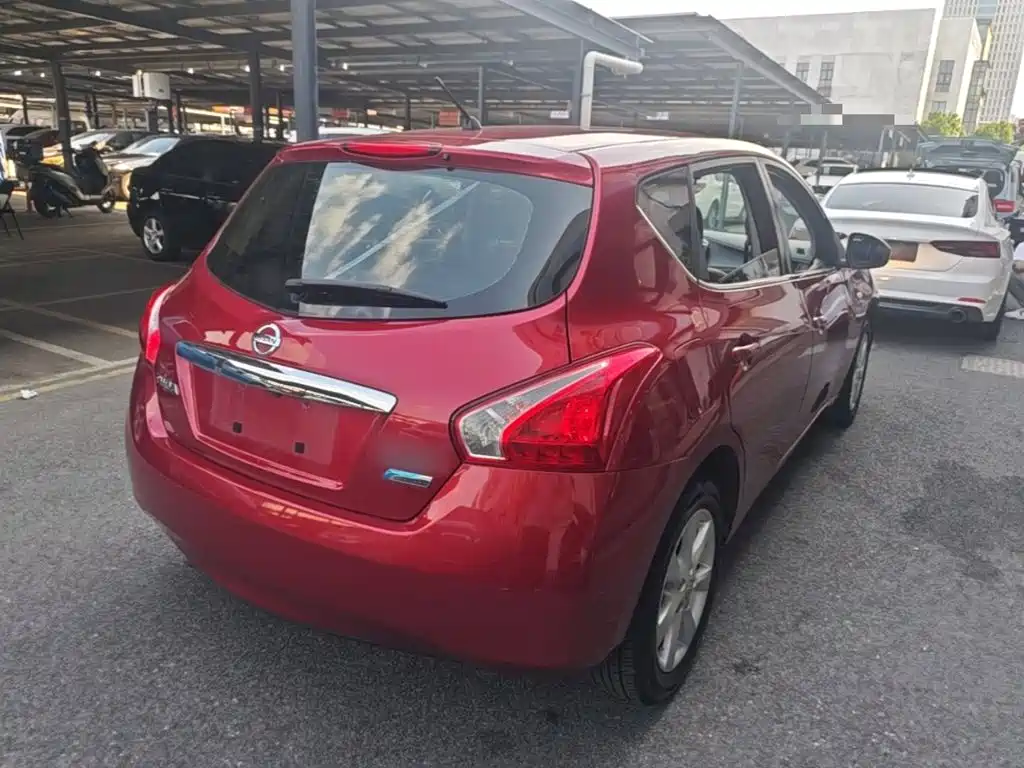 Nissan Tiida — миниатюра 7