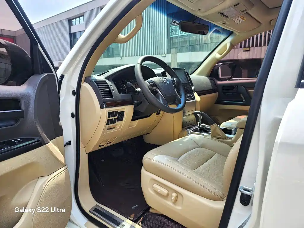 Toyota Land Cruiser — миниатюра 4