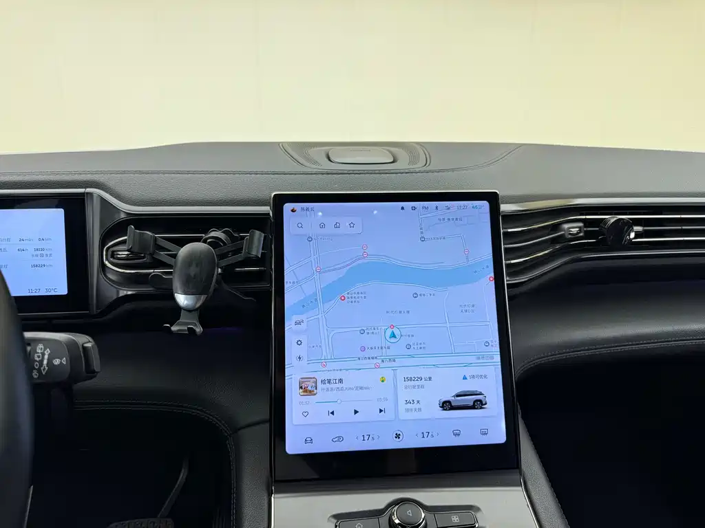 NIO ES6 — миниатюра 19