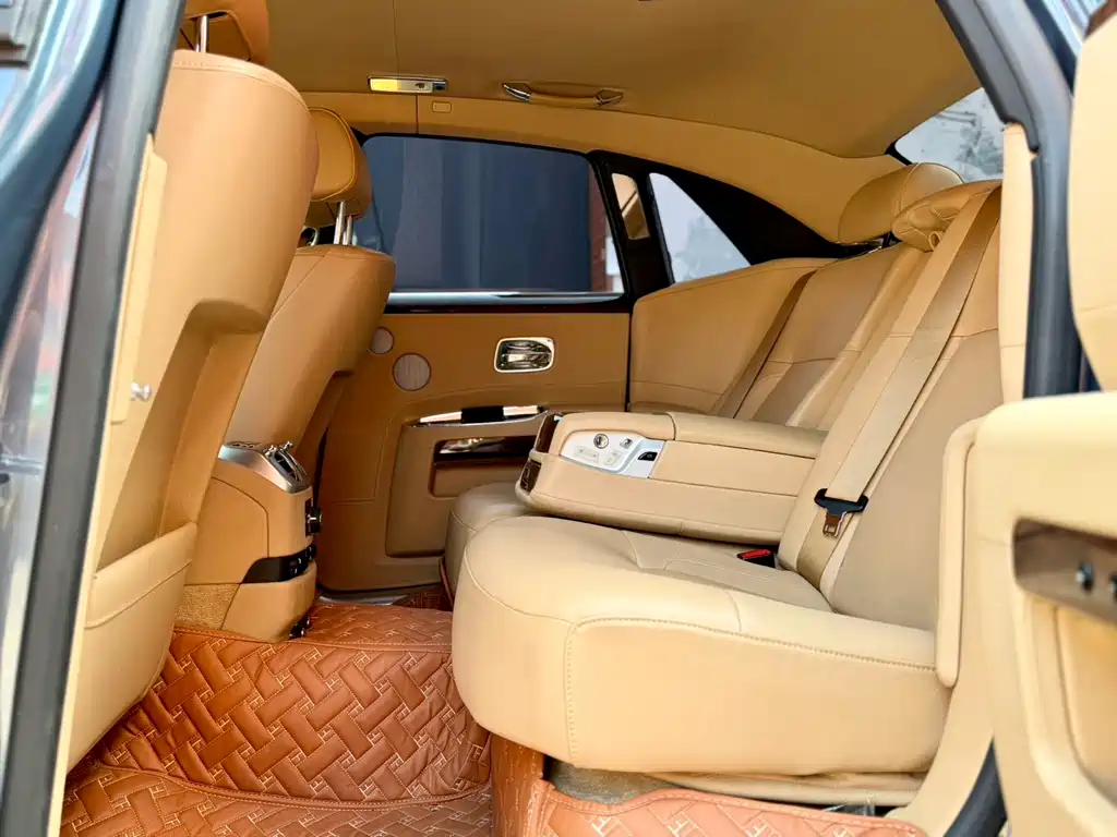 Rolls-Royce Ghost — миниатюра 12