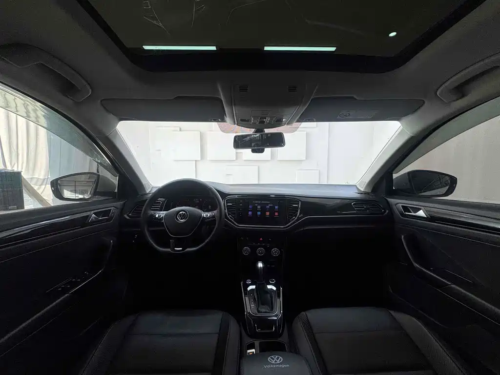 Volkswagen T-Roc — миниатюра 16