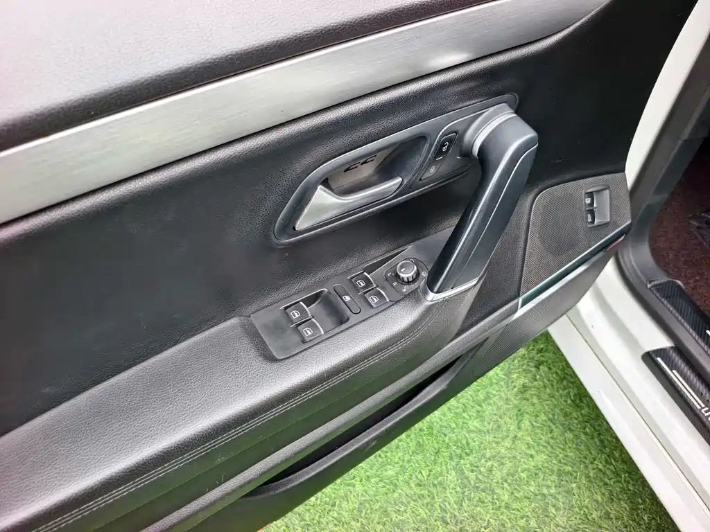 Volkswagen CC — миниатюра 8