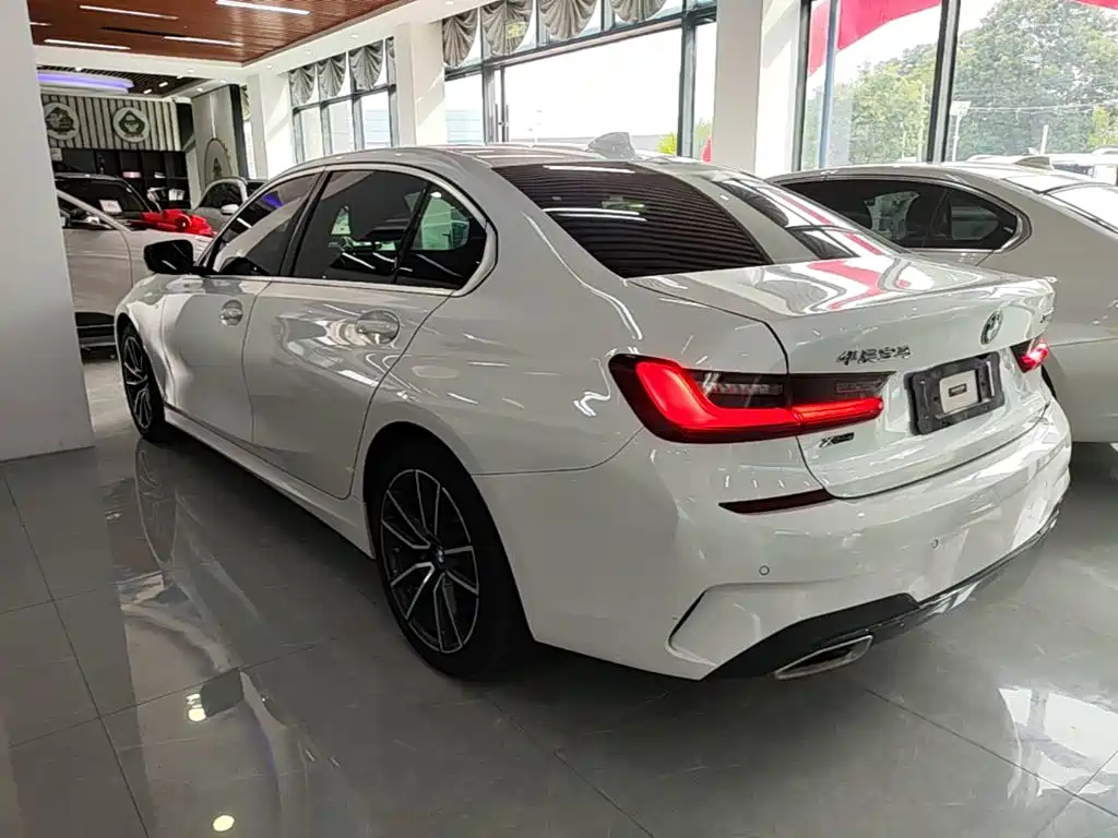 BMW 3 Series — миниатюра 5