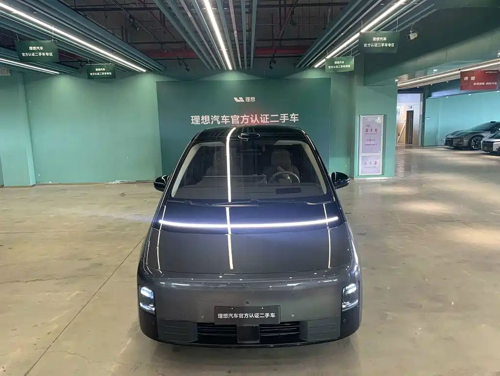 Li Auto Li MEGA — миниатюра 2