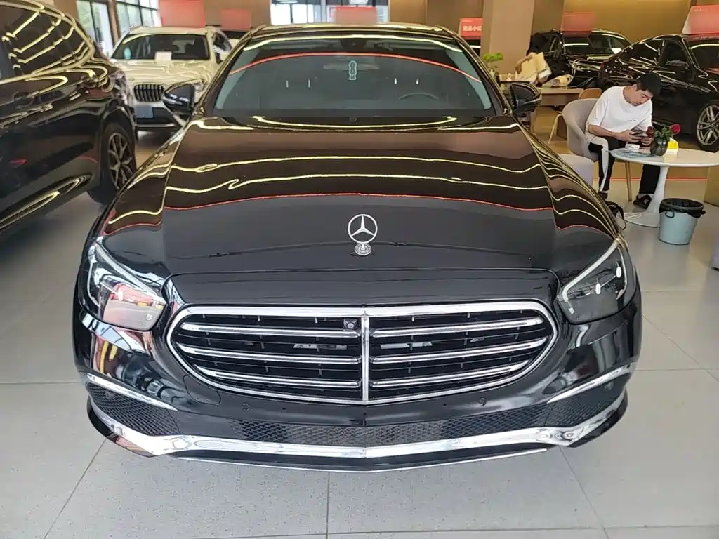 Mercedes-Benz E-Class — миниатюра 3