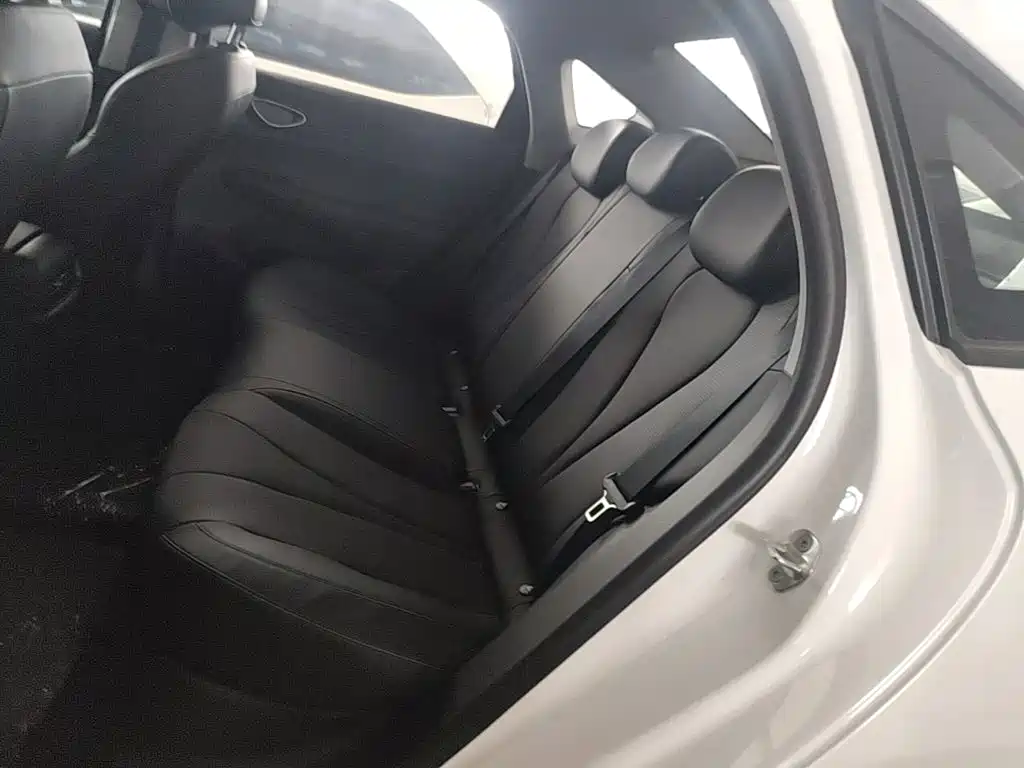 BYD Seal 05 DM-i — миниатюра 17