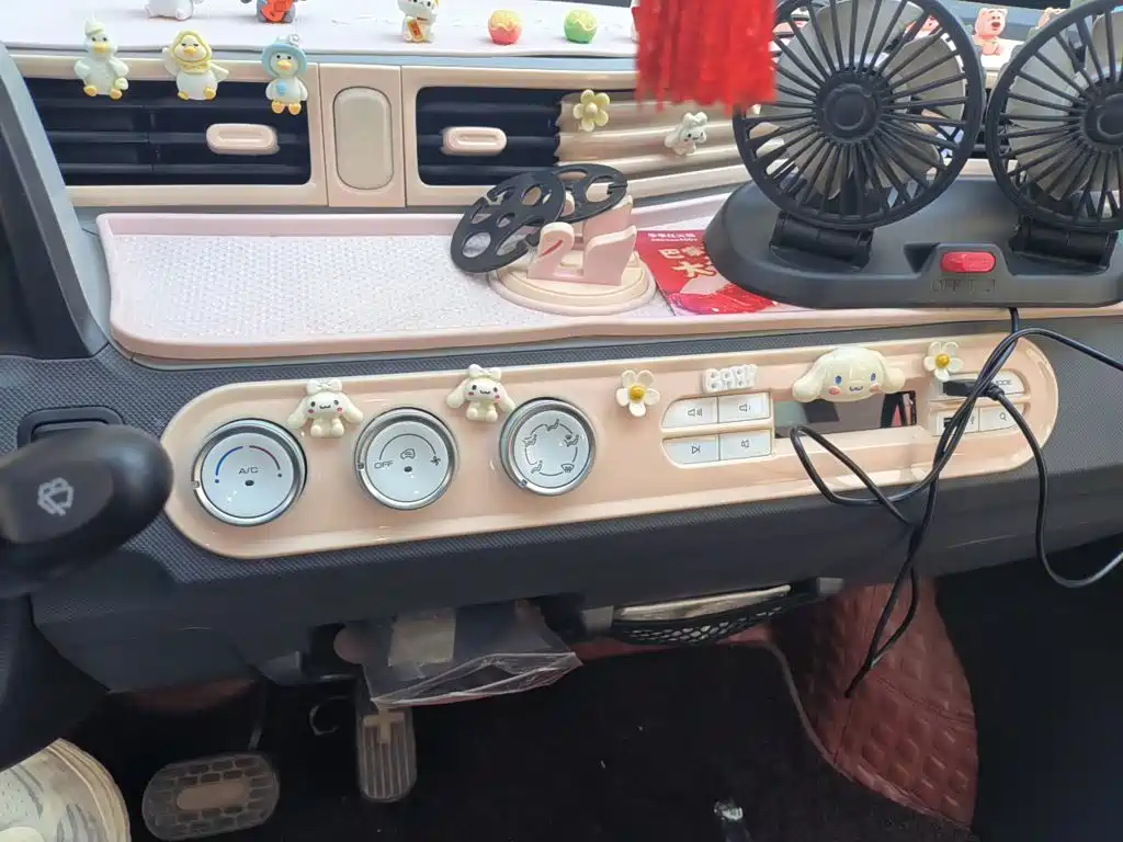 Wuling MINIEV — миниатюра 20