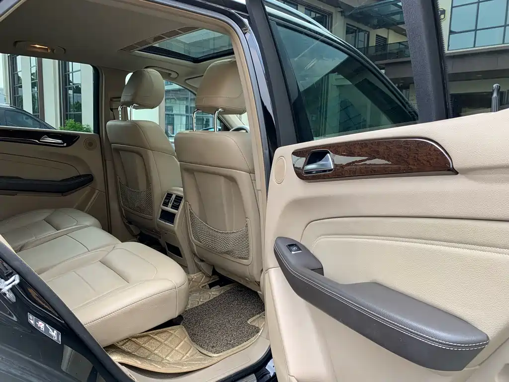 Mercedes-Benz M-Class — миниатюра 17