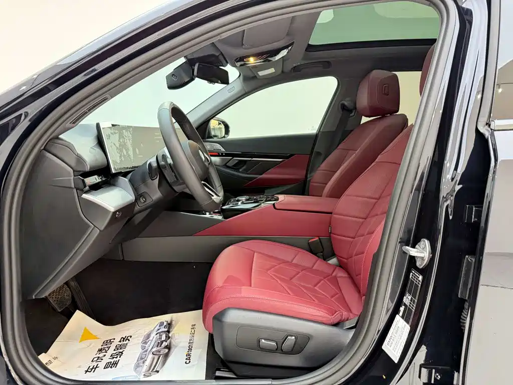 BMW 5 Series — миниатюра 11