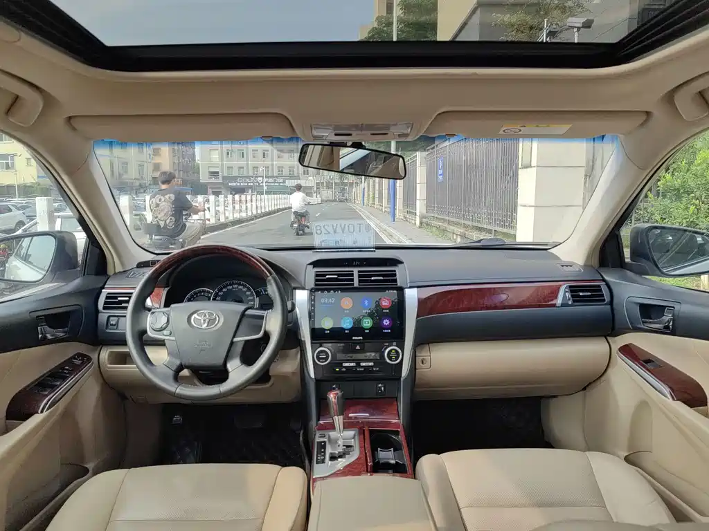 Toyota Camry — миниатюра 19