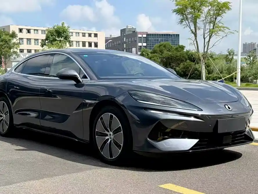 Denza Denza Z9 — миниатюра 4