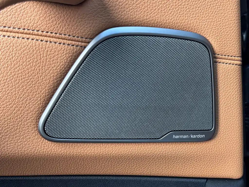 BMW 5 Series — миниатюра 8