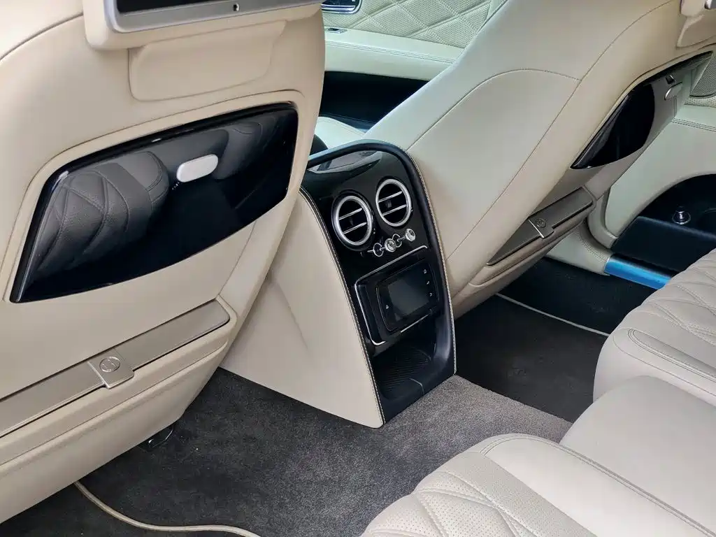 Bentley Flying Spur — миниатюра 9