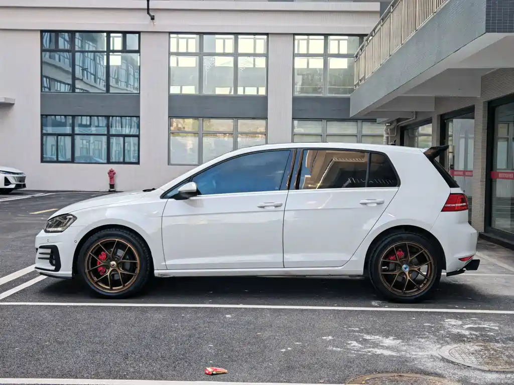 Volkswagen Golf — миниатюра 4