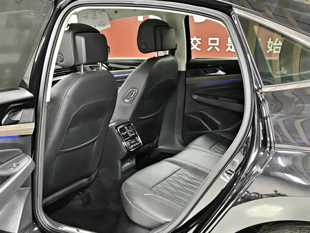 Volkswagen Passat 2019 330TSI Luxury VI