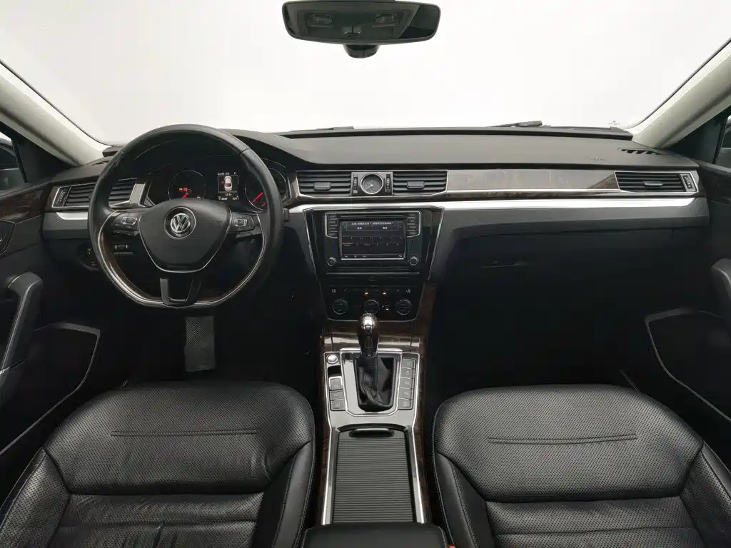 Volkswagen Passat — миниатюра 5