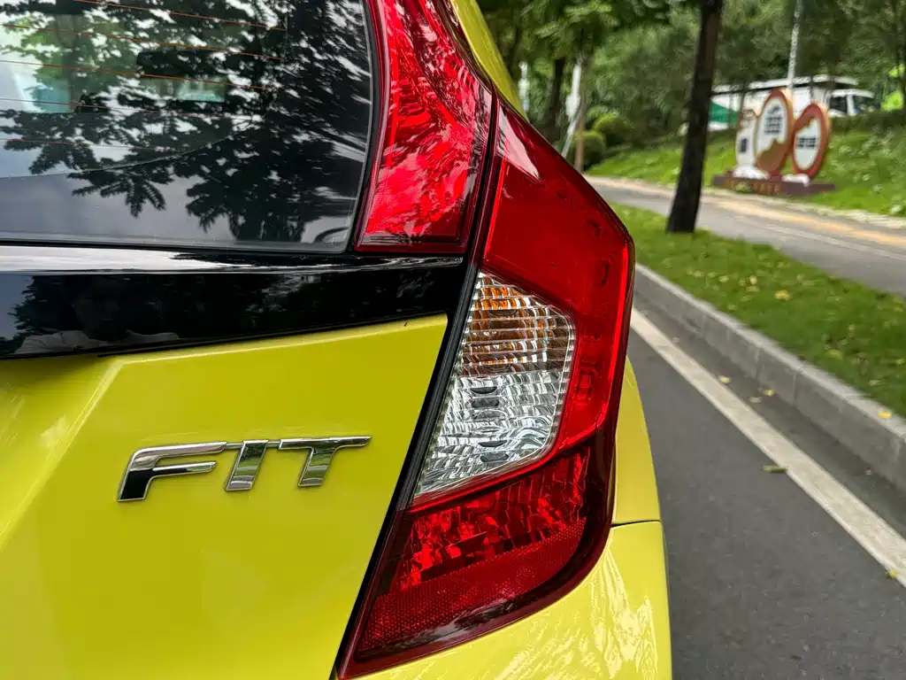 Honda Fit — миниатюра 12