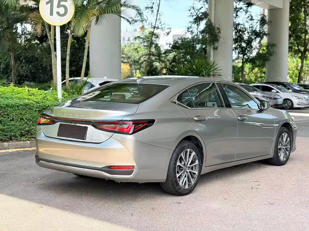 Lexus ES 2025 200 Premium