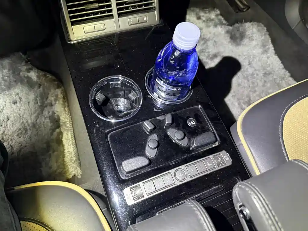 Volkswagen Phaeton — миниатюра 13