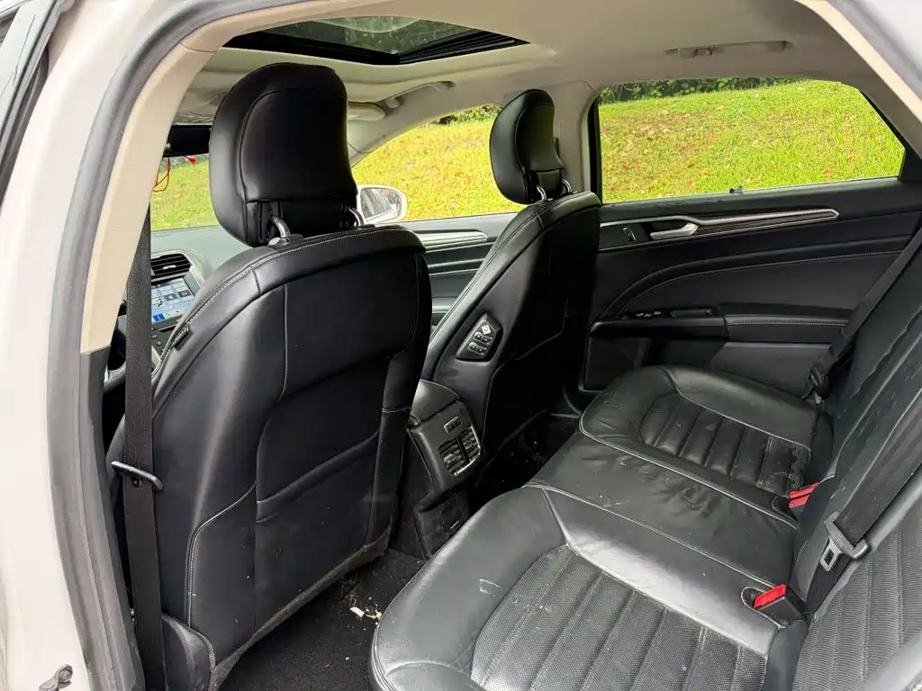 Ford Mondeo — миниатюра 11