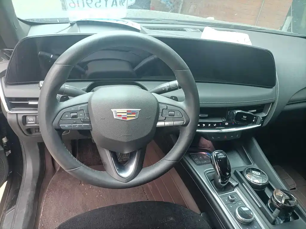 Cadillac CT5 — миниатюра 8