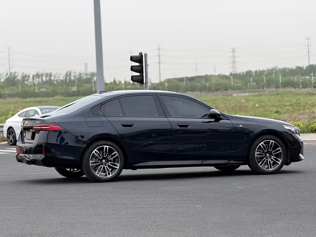 BMW 5 Series 5 2024 525i M Sport