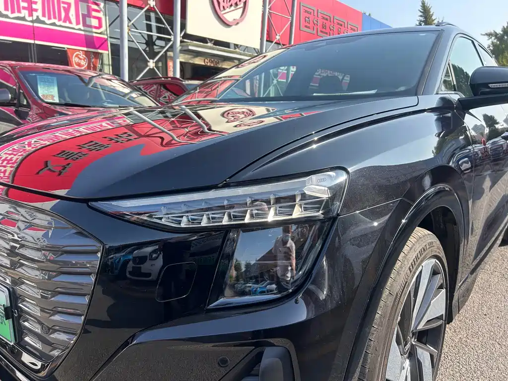 Audi Q5 e-tron — миниатюра 5