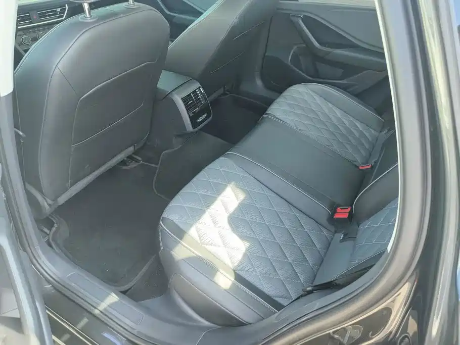 Volkswagen Sagitar — миниатюра 11
