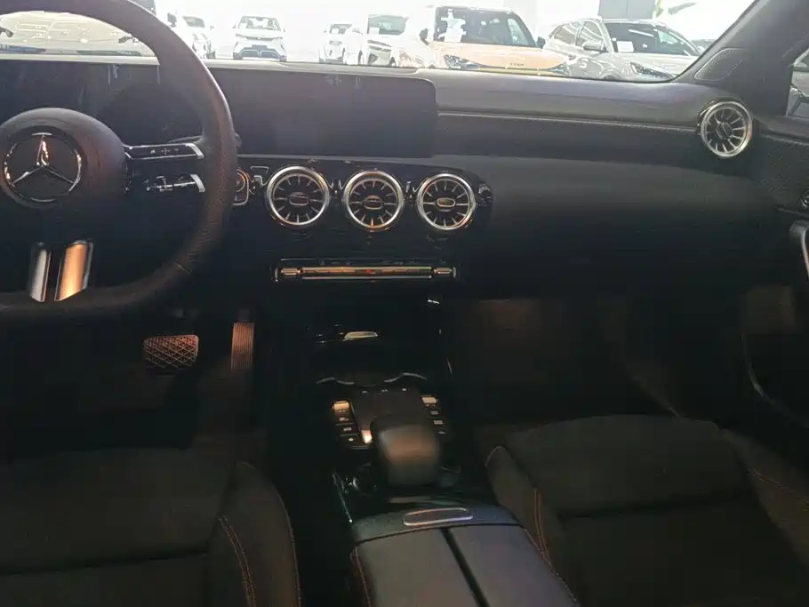 Mercedes-Benz A-Class — миниатюра 13