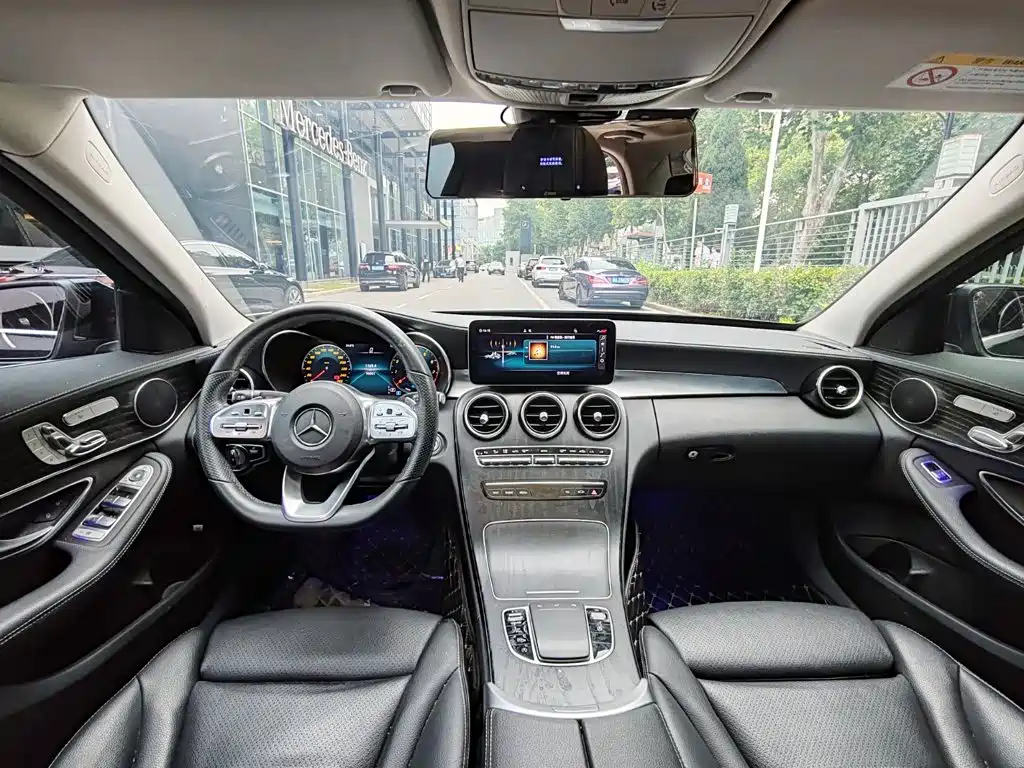Mercedes-Benz C-Class — миниатюра 13