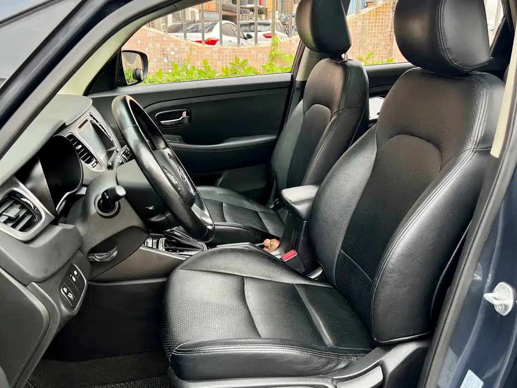 Kia Carens — миниатюра 7